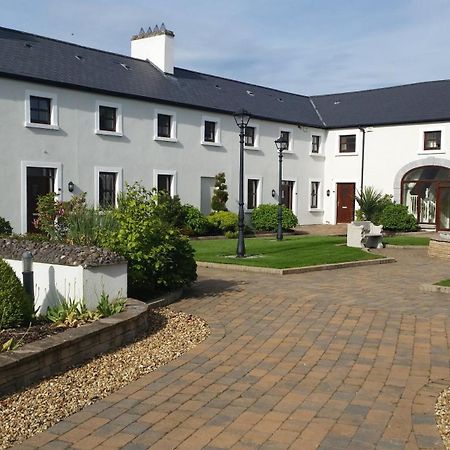 New Forest Estate Lodges Tyrrellspass Exterior photo