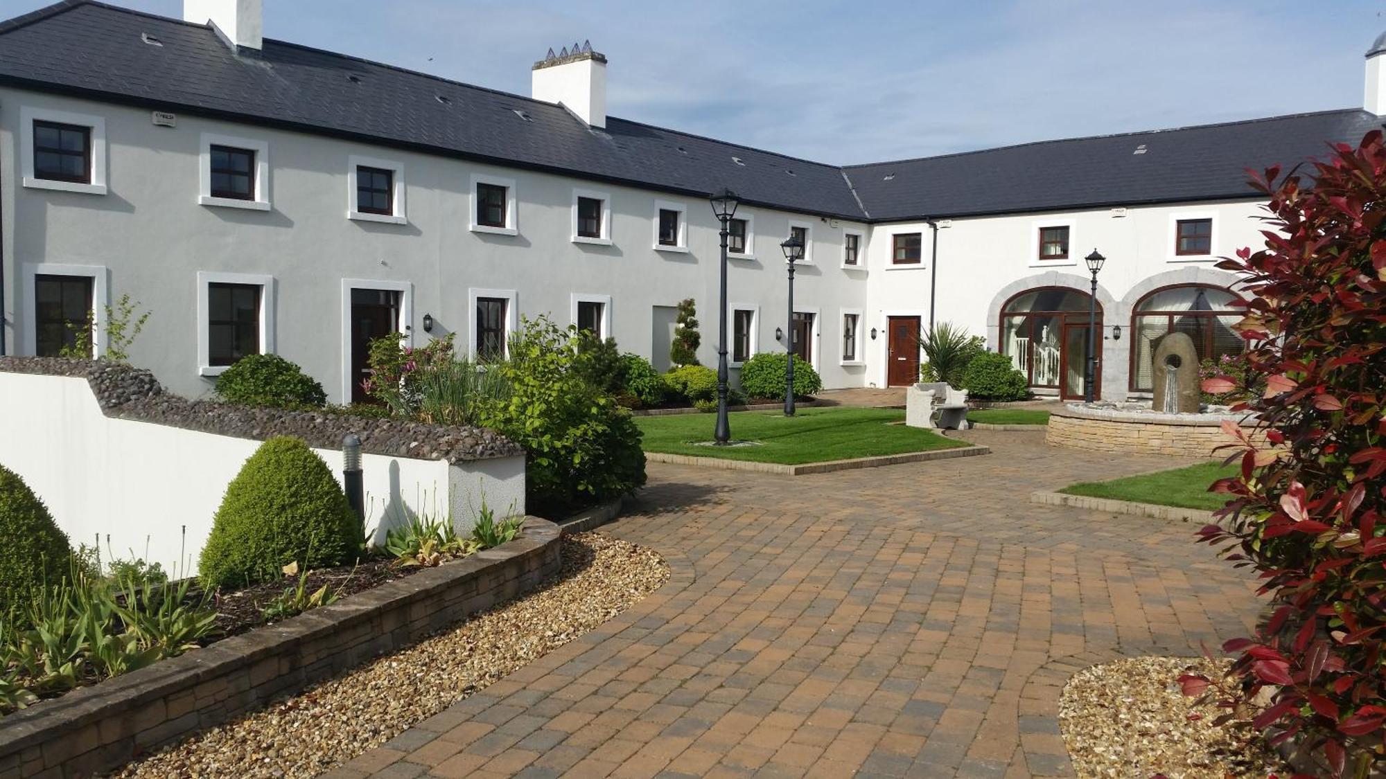 New Forest Estate Lodges Tyrrellspass Exterior photo